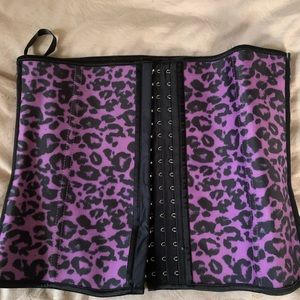 Waist trainer!